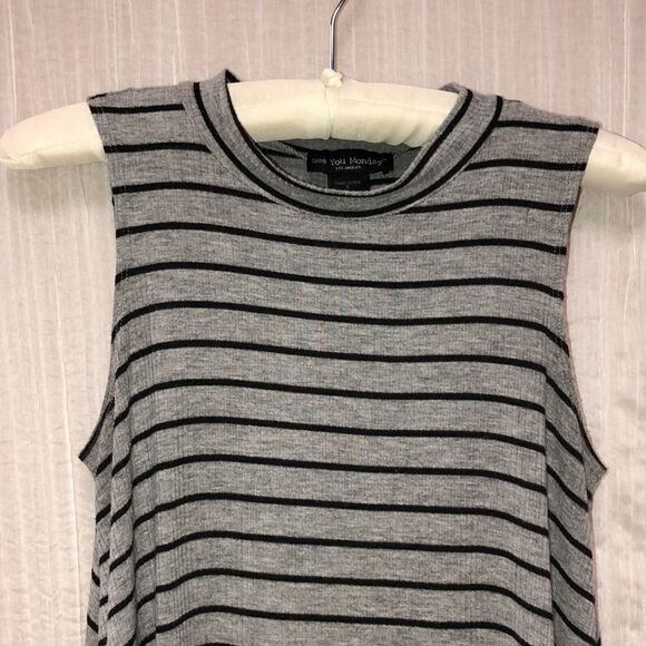 See You Monday S LA Gray Black Ribbed Knit Striped Swing Crop Sleeveless Tank - Picture 3 of 9
